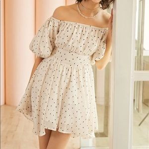 J.ing polka-dotted puffy sleeve minidress